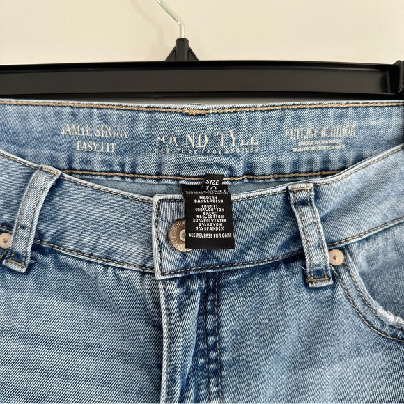 Sound/Style Denim Jean Shorts Lightwash Size 10 Rigid Front Stretch Back Style - Picture 4 of 5